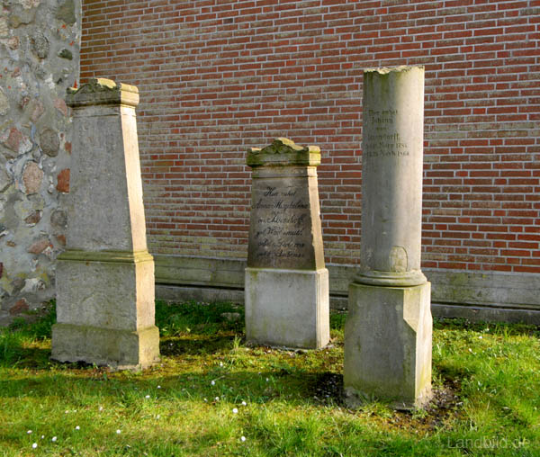 Kirche Grabsteine_7350
